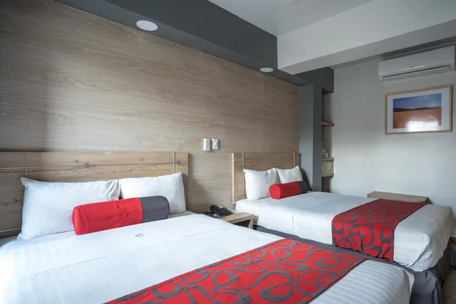 Room, 2 Double Beds, Hotel Roble 4/8