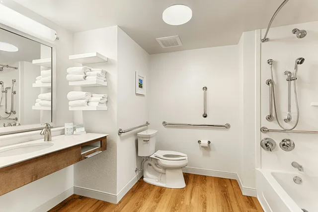 غرفة بسريرين كوين لذوي الإعاقة، Hampton Inn Pawley's Island 3/3