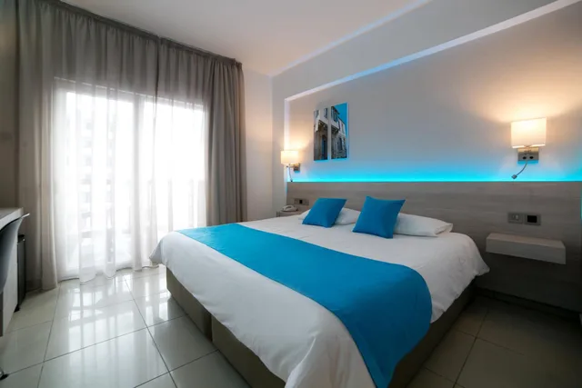 Room, Triple, Side Sea View، Les Palmiers Beach Hotel 1/3