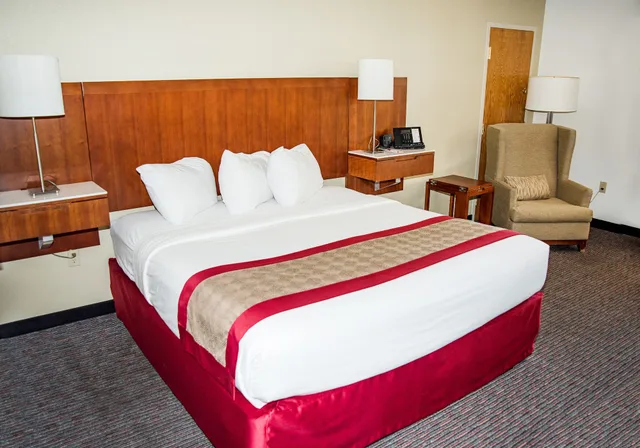 غرفة بسرير كينج، The Cairn Hotel 2/6