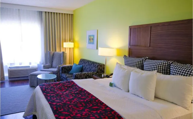 غرفة بسرير كينج، Hotel Indigo Columbus Architectural Center 2/4