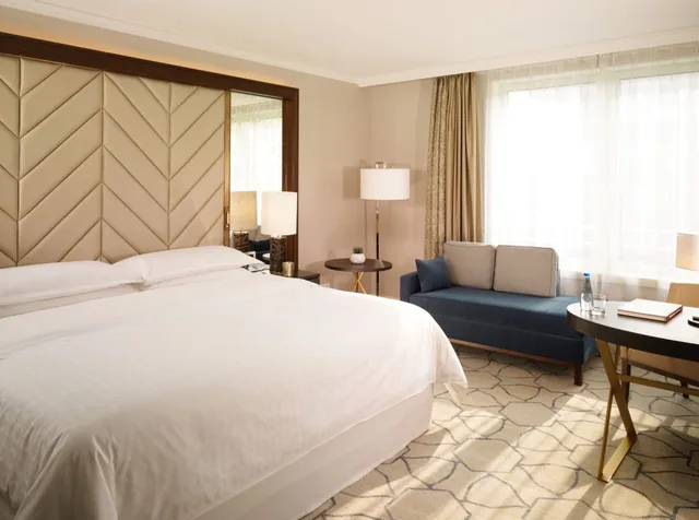 Classic, King Bed, Sheraton Grand Warsaw 1/6