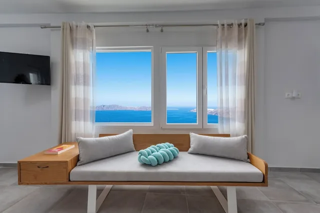 Panoramic, Suite, 2 Double Beds, Sea View, Gizis Cliffside Suites 4/8