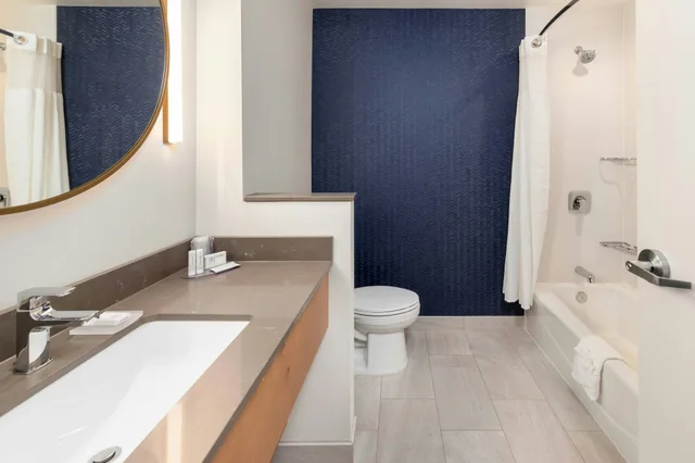 غرفة، Fairfield Inn & Suites by Marriott Morganton Historic Downtown 2/3