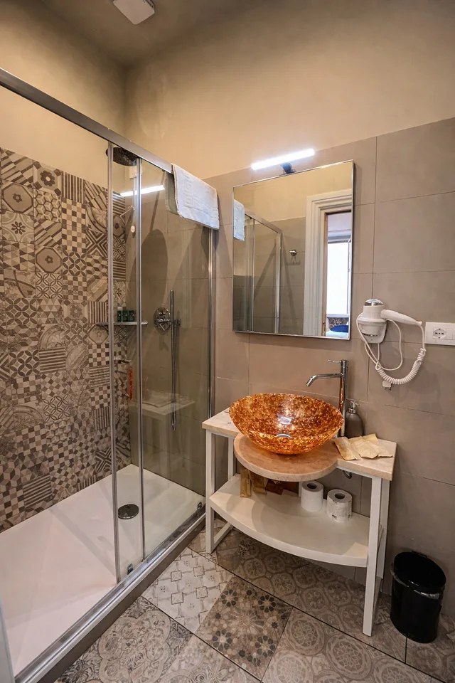Deluxe, Triple, Bramble Luxury Suites 2/2
