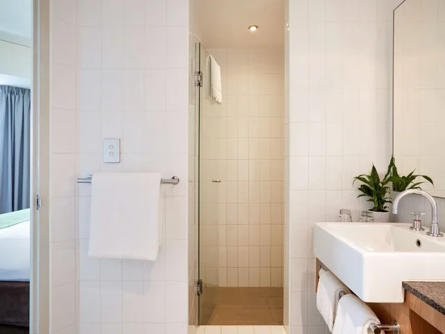 جناح جونيور بسرير كينج بإطلالة على النهر، Novotel Perth Langley 6/9