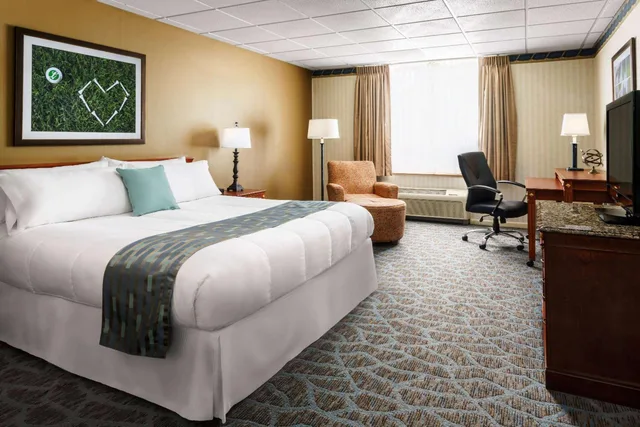 غرفة بسرير كينج، Lakeview Golf Resort 2/5