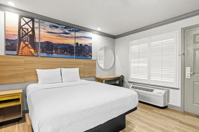 غرفة بسرير كوين للمدخنين، Days Inn By Wyndham San Francisco S/Oyster Point Airport 4/10