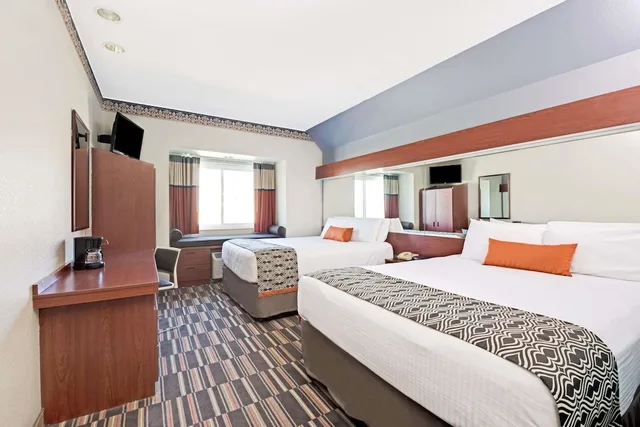 غرفة قياسية بسريرين كوين، Microtel Inn & Suites by Wyndham Urbandale/Des Moines 3/5
