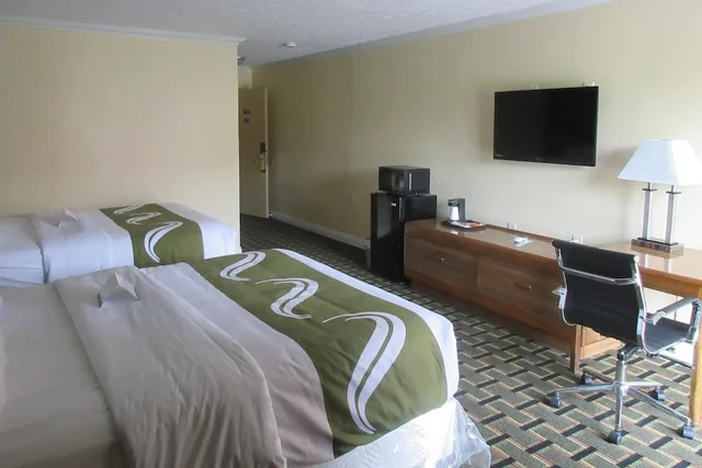 غرفة قياسية بسريرين كوين، Quality Inn Harrodsburg-Danville 1/9
