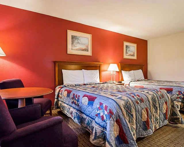 غرفة بسريرين كوين للمدخنين، Econo Lodge Richmond North 4/4