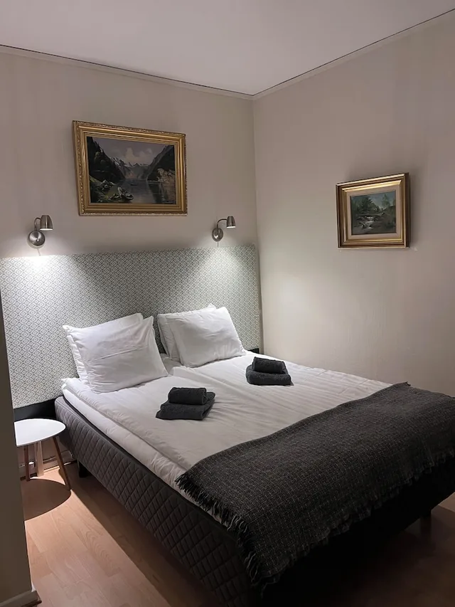غرفة صغيرة بسرير كوين، Hotel Sirius 4/9