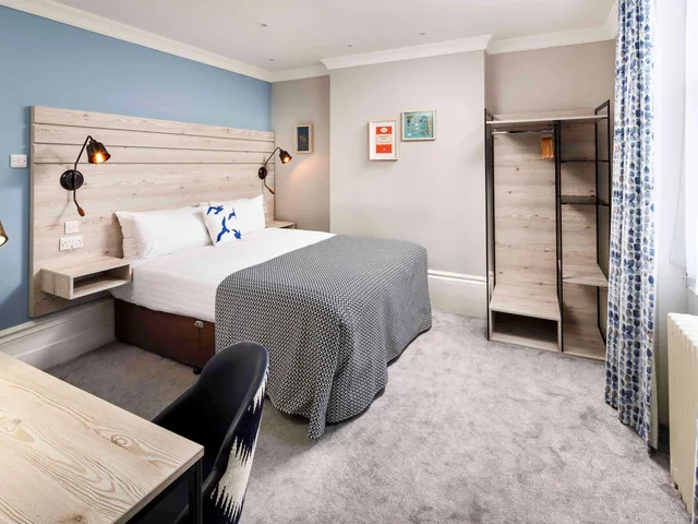 غرفة كلاسيكية عائلية بسرير مزدوج، Mercure Brighton Seafront Hotel 1/2