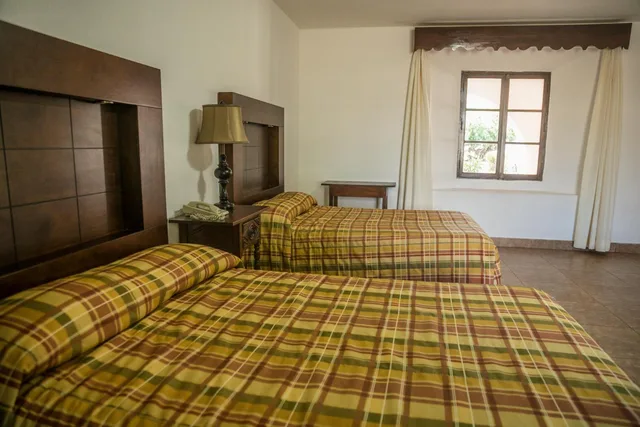 غرفة بسريرين منفصلين بإطلالة على المسبح، Hotel Playa De Cortes 7/10