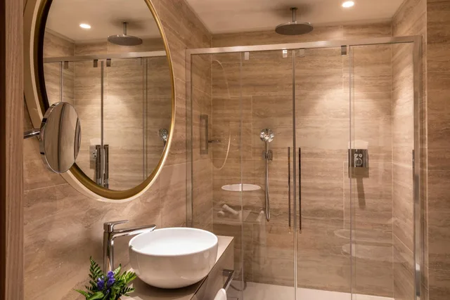 2 Bedrooms, Deluxe, Apartment, King Bed, Duomo View, Terrace، Rosa Grand Milano Starhotels Collezione 2/2