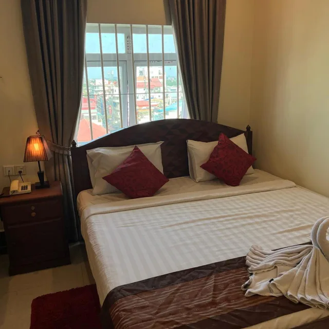 غرفة مفردة، Queen Wood Hotel 1/6