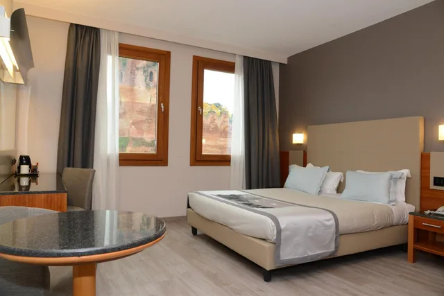 غرفة أساسية بسرير مزدوج، Albergo Roma, Bw Signature Collection 4/9