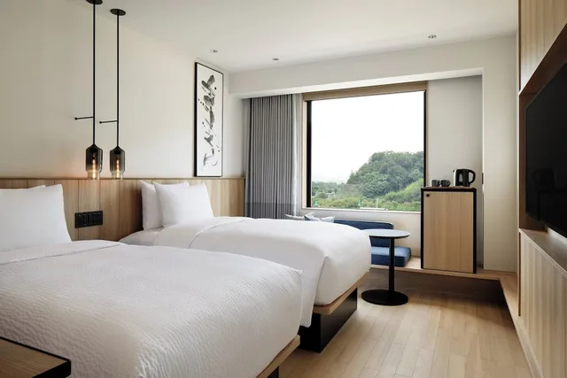 غرفة قياسية بسريرين منفصلين، Fairfield by Marriott Gifu Seiryu Satoyama Park 1/2