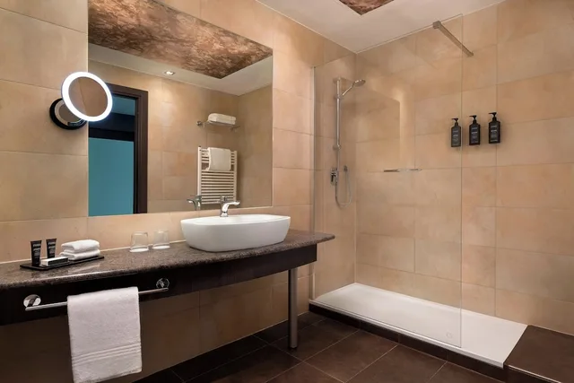 غرفة تنفيذية بسريرين كوين، Sheraton Milan Malpensa Airport Hotel & Conference Centre 6/6