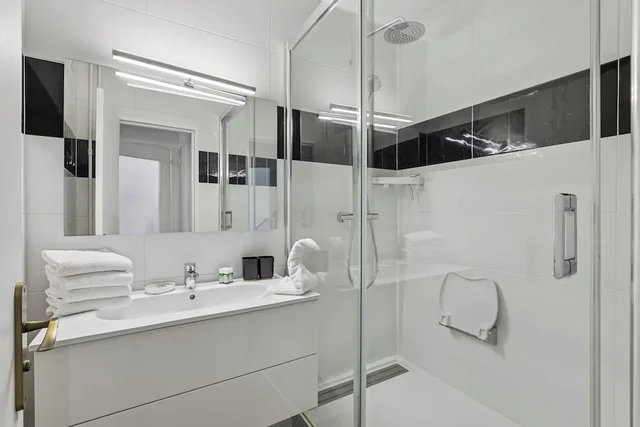 Superior, Apartment, Double Bed, Street View, Sofa، RESIDENCE AURMAT 4/6