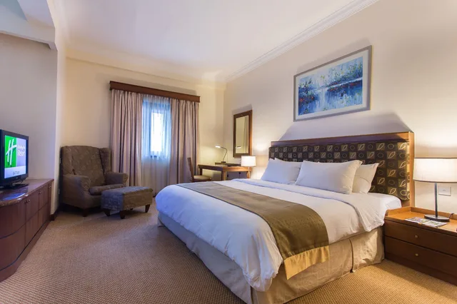4 Bedrooms, HOLIDAY INN RESORT BATAM 2/6