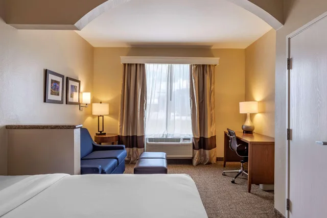 Suite, 2 Queen Beds, Comfort Suites Houston near Medical Center- NRG Stadium 1/6
