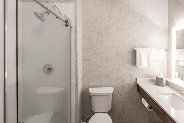 غرفة بسرير مزدوج لذوي الإعاقة، Holiday Inn Express Hotel And Suites Worthington 2/2