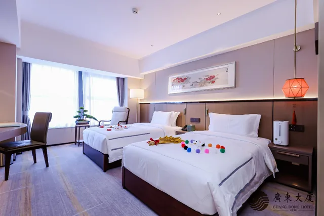 غرفة سوبيريور بسريرين منفصلين، Guangdong Hotel Beijing 1/1