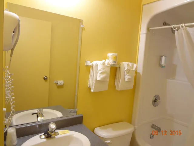 غرفة بسريرين كوين، Canadas Best Value Inn Kapuskasing 4/4