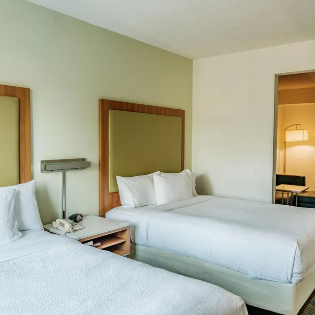 غرفة بسريرين كوين لذوي الإعاقة، SpringHill Suites by Marriott Charlotte Airport 1/2