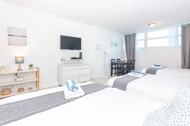 Exclusive, Studio, Suite, 3 Queen Beds, Girasole Apartments 2/3