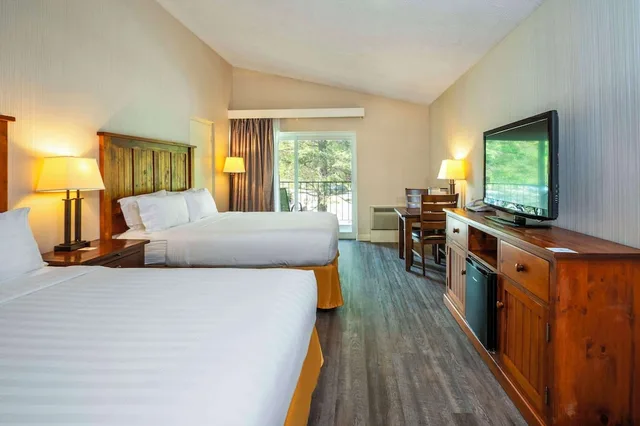 Room, 2 Queen Beds, Balcony, Hill Side، Hidden Valley Resort, Ascend Hotel Collection 1/6