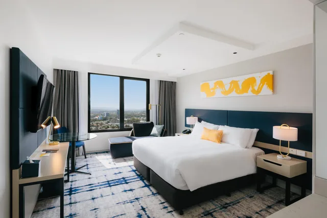 غرفة بريميوم بسرير كينج، voco Gold Coast 2/3