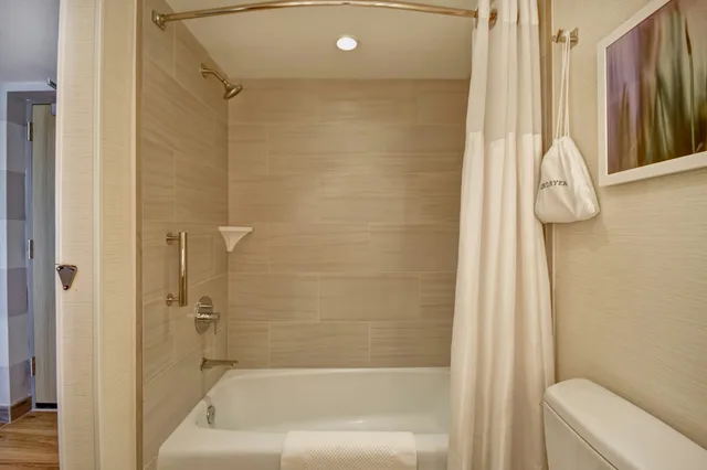 Room, 2 Double Beds, Ocean Front، Doubletree By Hilton Virginia Beach Oceanfront South 3/3