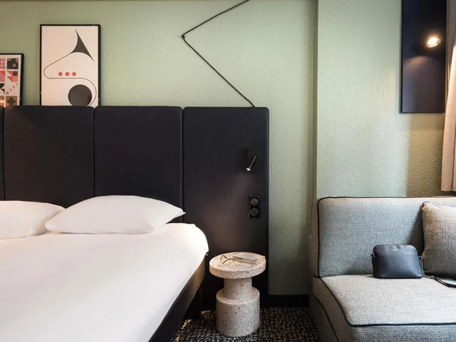 Standard, 1 Double and 1 Single Bed, Sofa, ibis Paris Italie Tolbiac 13ème 6/7