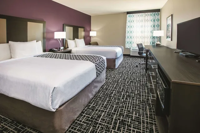 غرفة بسريرين كوين، Quality Inn & Suites Colorado City, TX 2/4