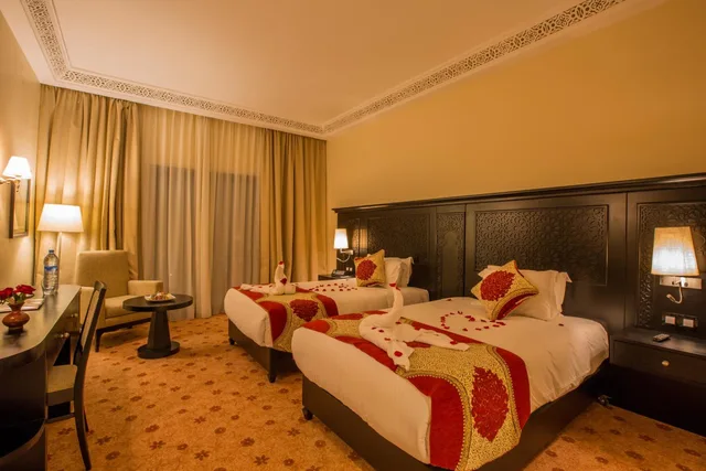 غرفة بسرير مزدوج أو سريرين منفصلين بإطلالة على المسبح، Hotel Riad Ennakhil 7/10