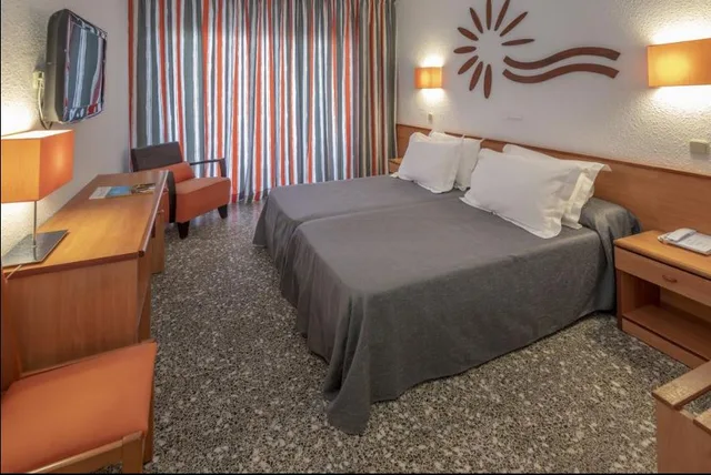 غرفة قياسية بسرير مزدوج، Hotel Cala Font 1/1
