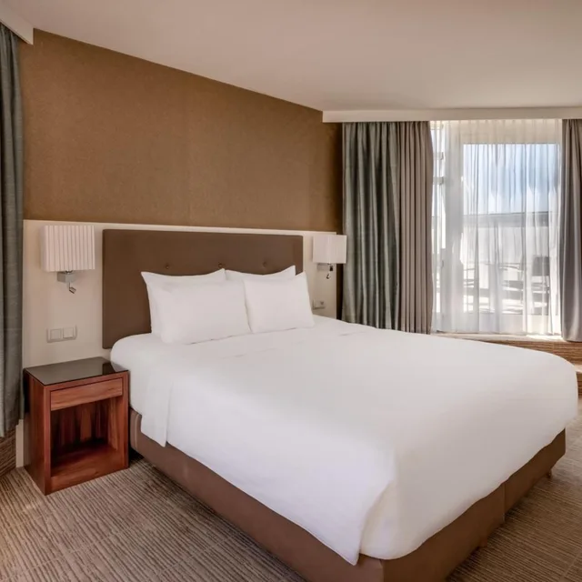 جناح جونيور بسرير مزدوج بشرفة، Munich Marriott Hotel 1/8