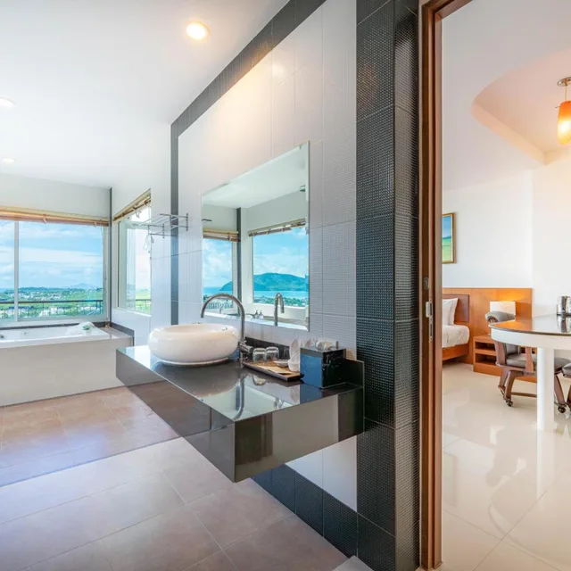 جناح بسرير كينج بإطلالة على البحر، The View Rawada Phuket 9/10
