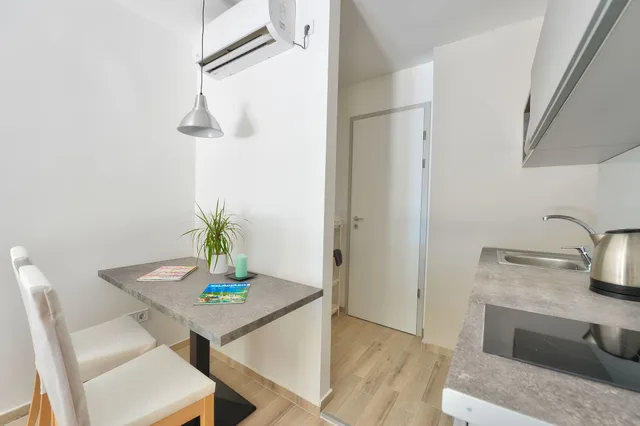 استوديو بسرير كوين بشرفة، Villa Oliver 3 2/2