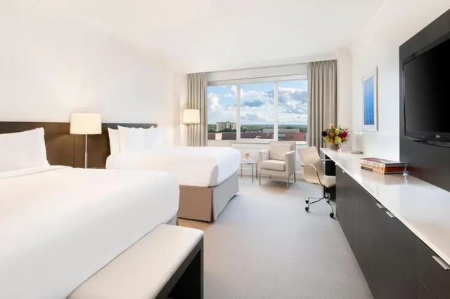 غرفة كلوب تنفيذية بسريرين مزدوجين، InterContinental Cleveland 1/1
