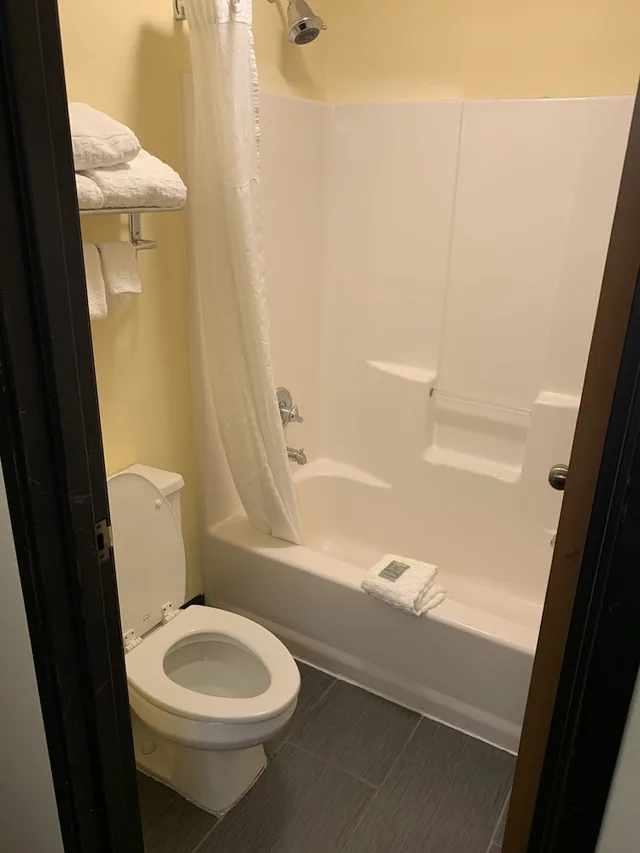غرفة قياسية بسريرين مزدوجين، Best Western Shippensburg Hotel 9/10