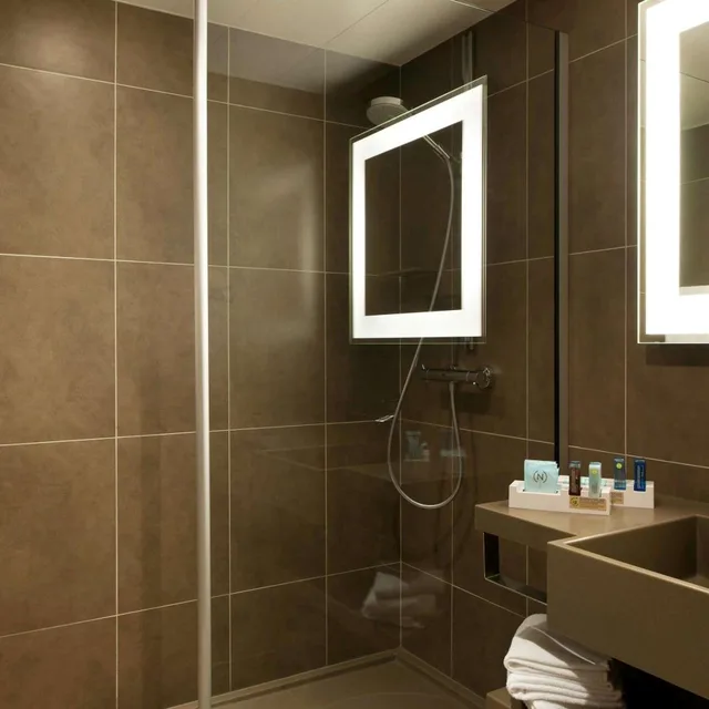 غرفة سوبيريور بسرير مزدوج بإطلالة على المدينة، Novotel Hannover 2/2