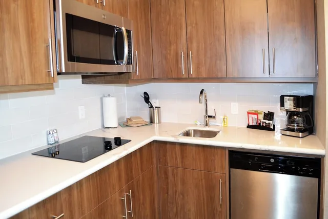 جناح بغرفة نوم واحدة بمطبخ بحوض استحمام لذوي الإعاقة، Staybridge Suites Red Deer North 4/4