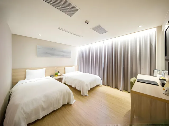 غرفة بسريرين منفصلين، Unique Hotel Smile 73 Hotel 1/1