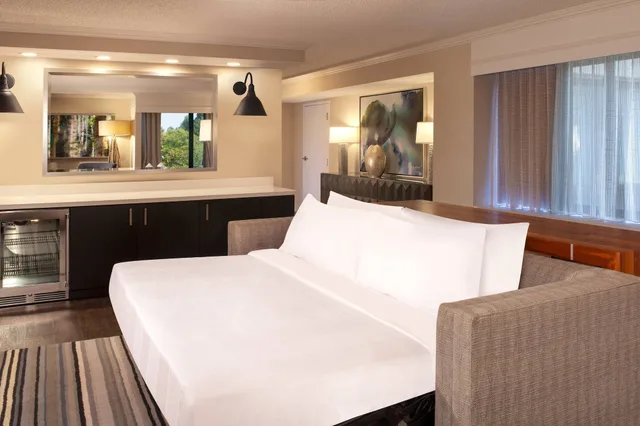 غرفة بسرير كينج، Marriott Research Triangle Park 3/20