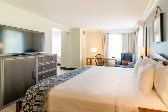 جناح بسرير كينج، Williamsburg Lodge 1/7