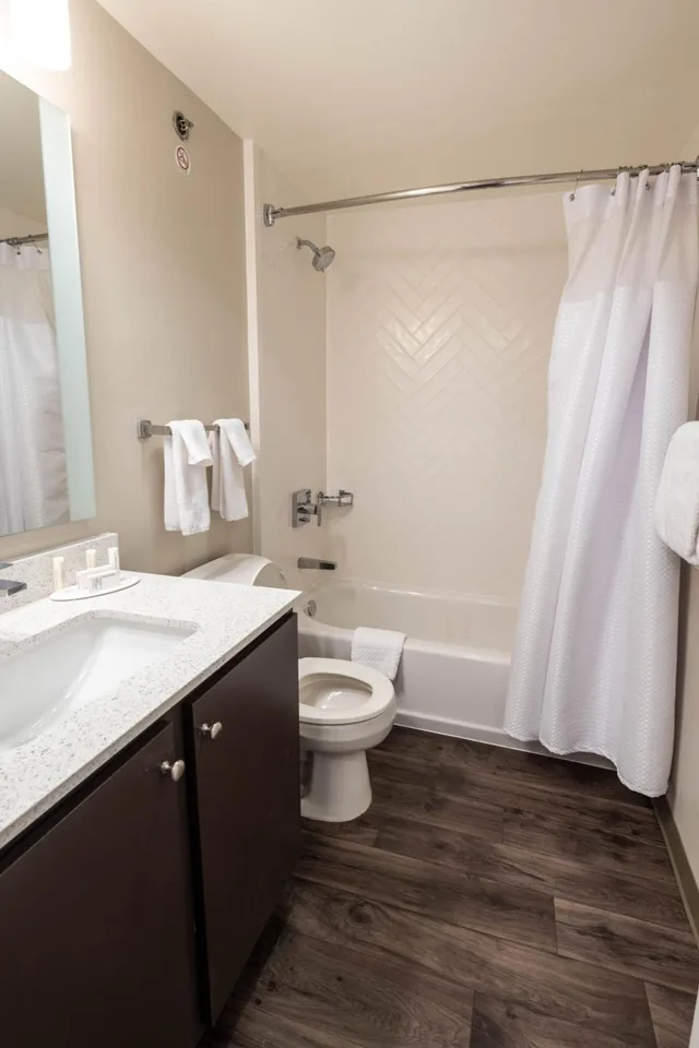 Renovated, Studio, Queen Bed, Sofa, Bathtub, Accessible، TownePlace Suites Columbus Airport Gahanna 5/6