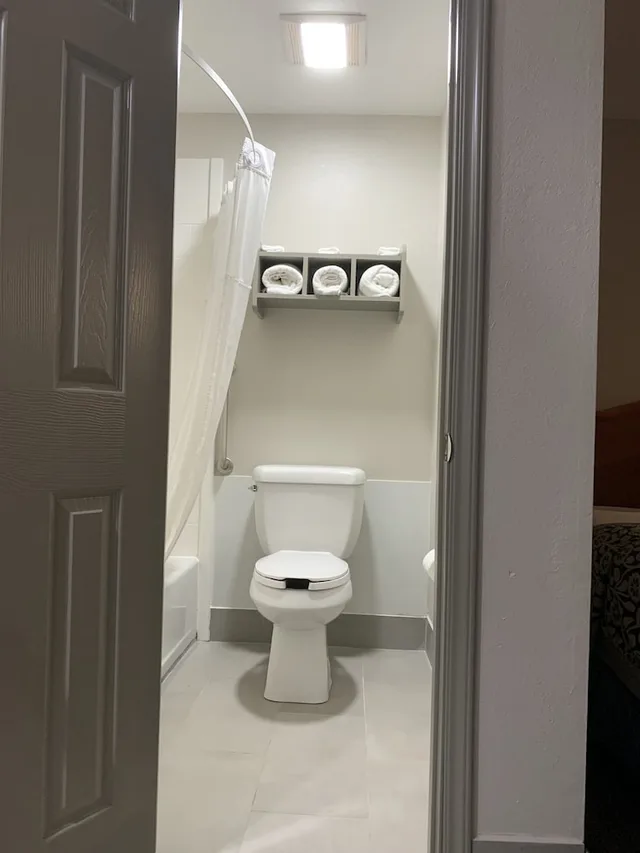 غرفة بسرير كينج لذوي الإعاقة، Days Inn by Wyndham Ruston LA 8/10